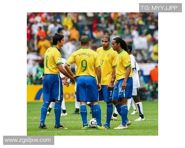 足球历史百大球星全景回顾与传奇故事揭秘